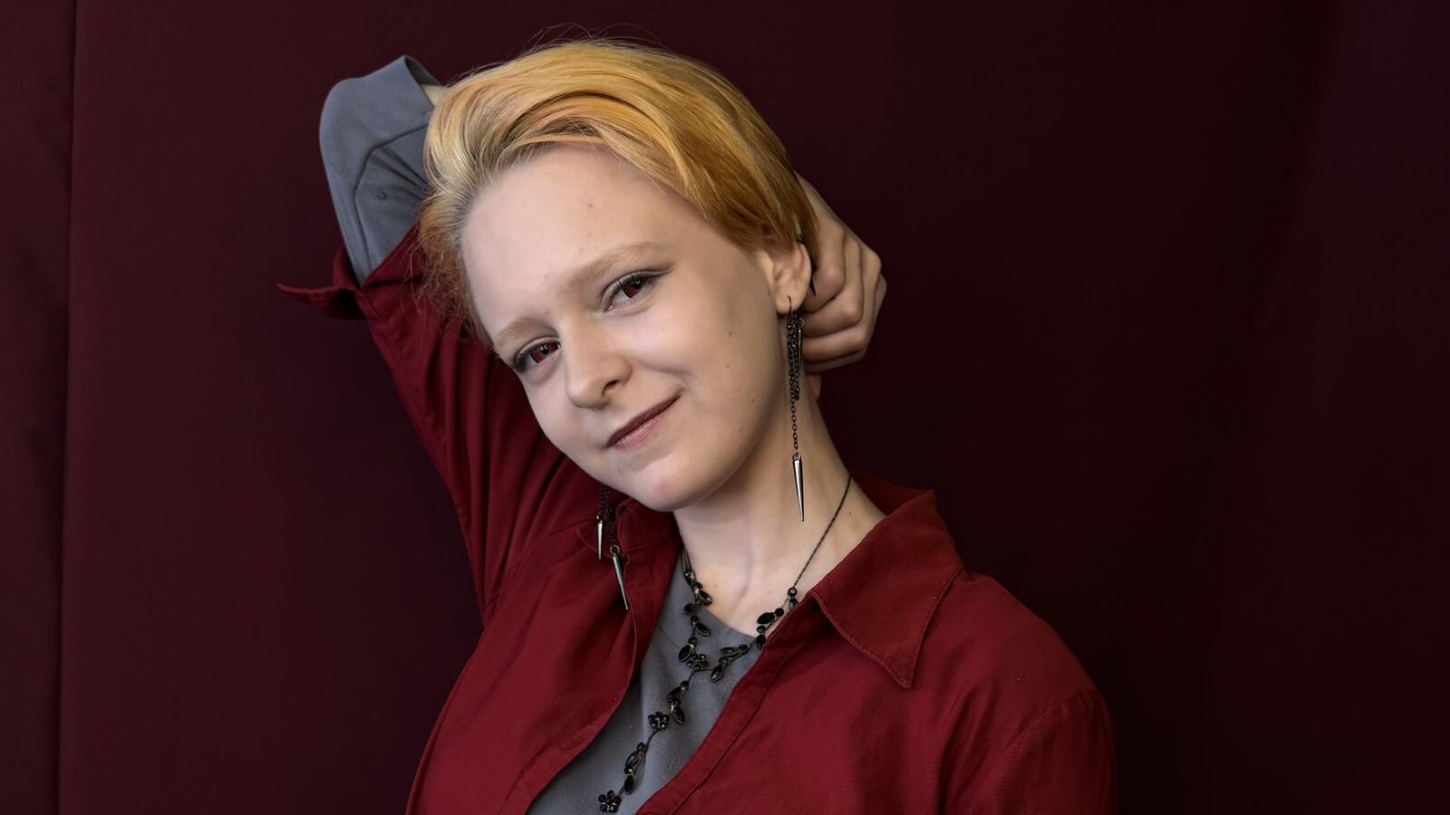 LilIMon erotic portrait