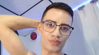 AngelitoGuerra webcam