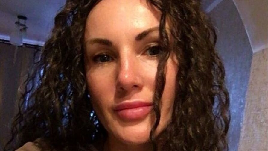 Watch HeleneFelicitas live on shemalefreeporn.net