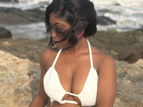 Chat with AnayaBrooks