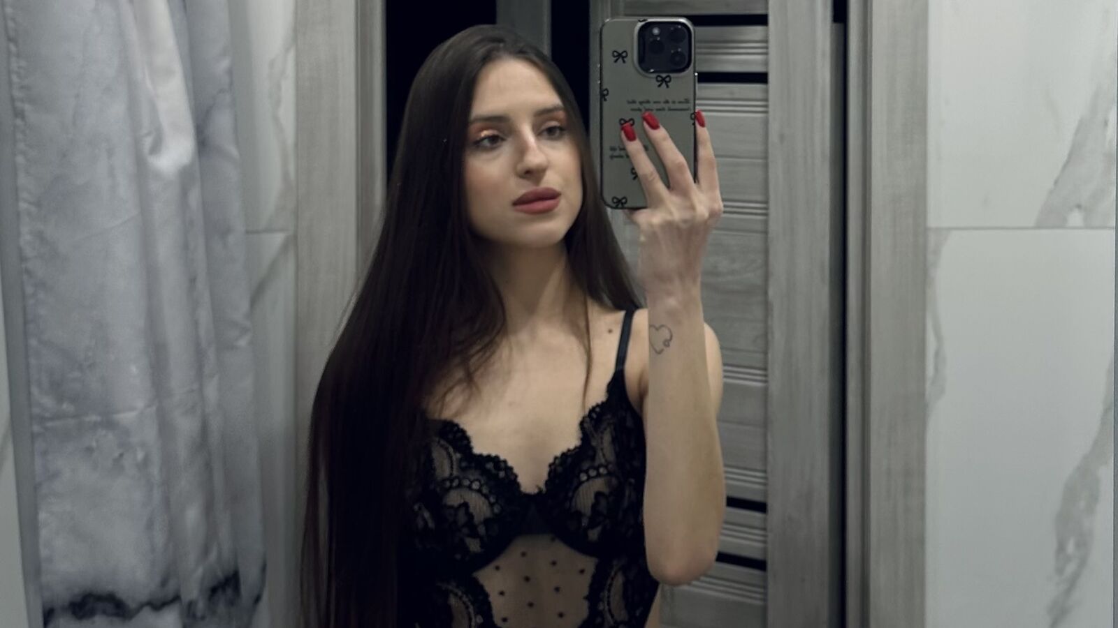 SelenaYell erotic portrait