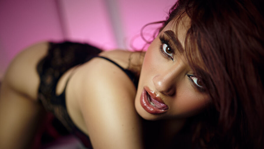 Discover AmeliaJonnes on YoniPorn.com
