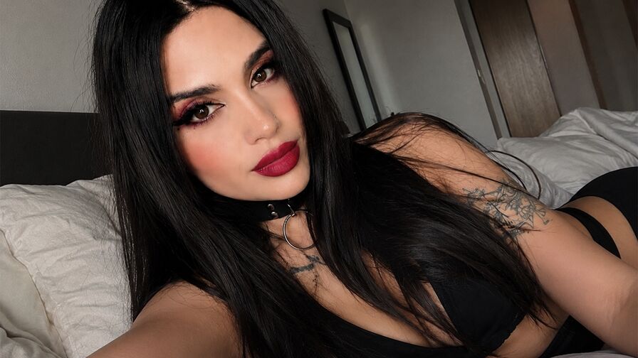 VIP Live Sex Chat with EmiliaVanRose