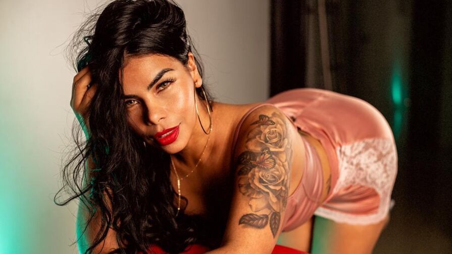 Watch GinaTason live on shemalefreeporn.net