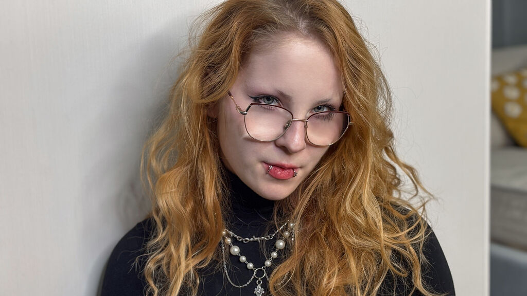 SofiaDyson live cam model at LiveJasmin