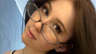 Kostenlos Nackt CapriceRickerl