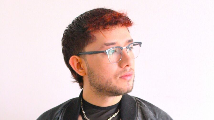 Watch JakeGrants live on shemalefreeporn.net