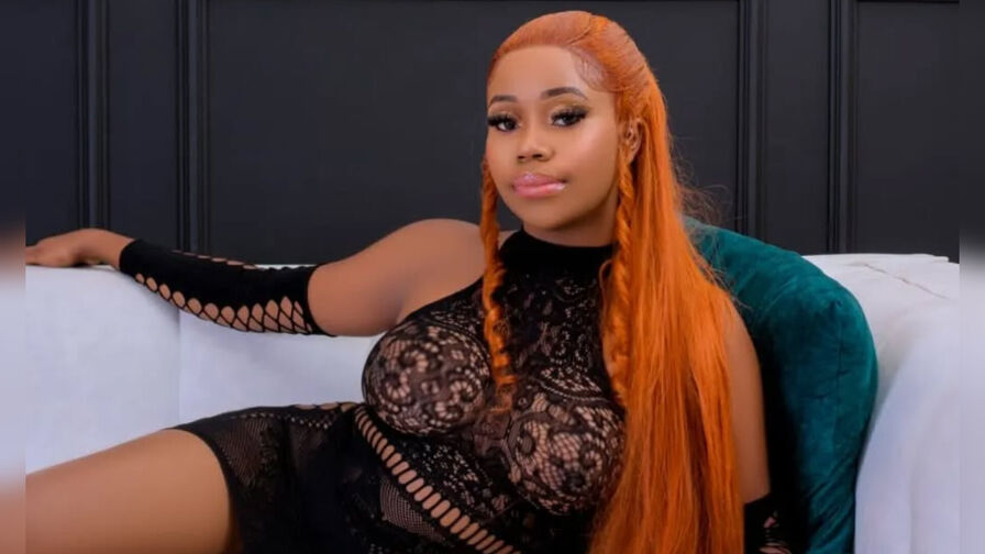 Watch NylaKendi live on shemalefreeporn.net