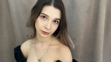 WandaHearing webcam show