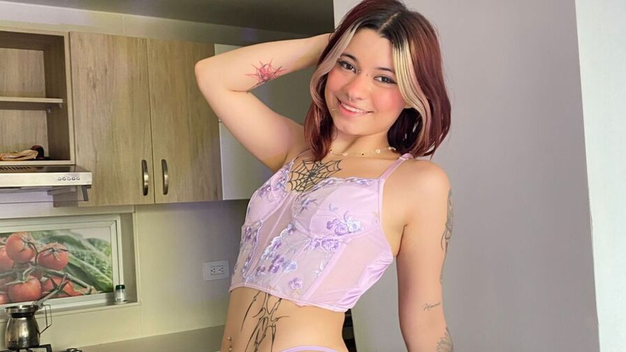 Watch MayaDilucas live on shemalefreeporn.net