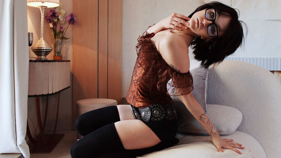 Watch LunaVogue live on shemalefreeporn.net