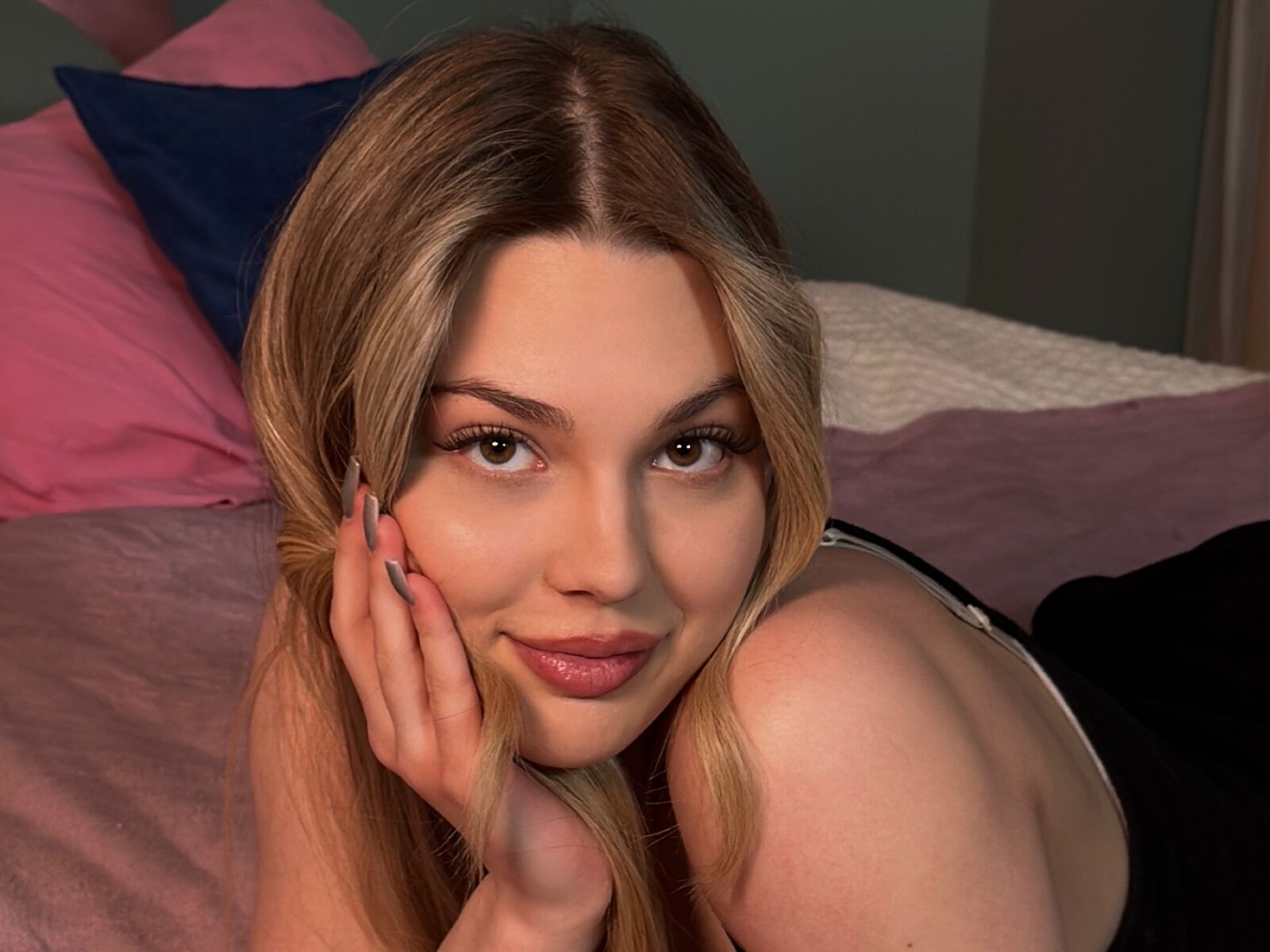 Live cam for LanaPrimson