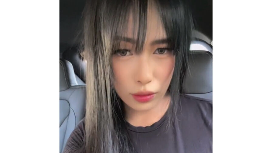 Watch KimSoju on CoolMagazineOnline.com