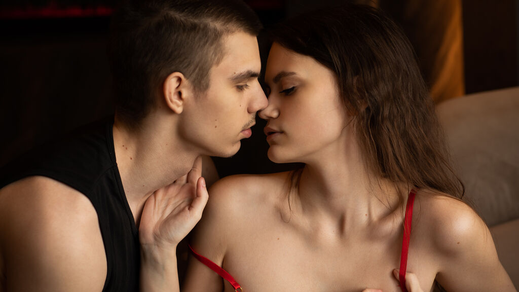 Sex chat gratuit in direct cu ConorAndIrene pe LiveJasmin