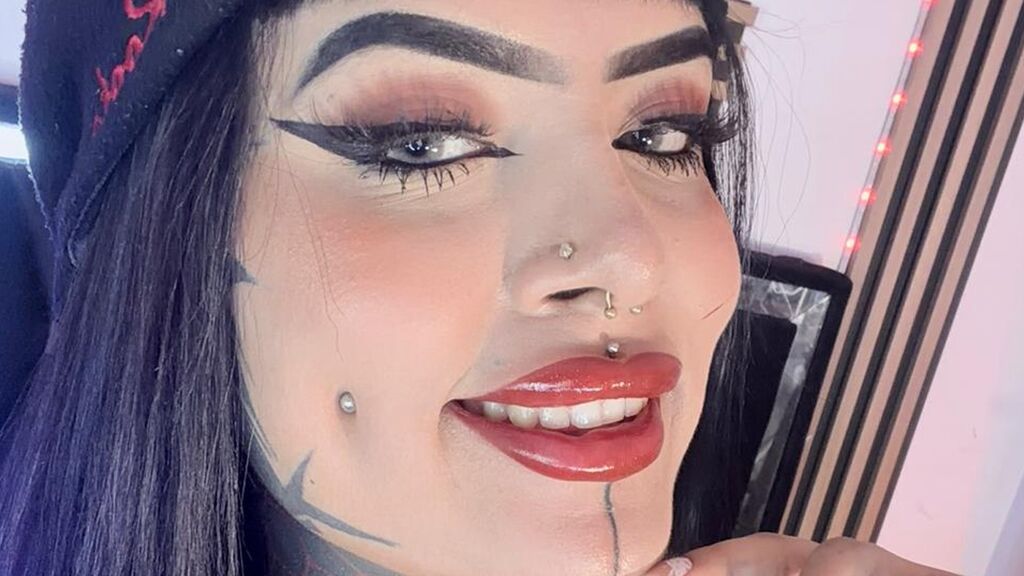 LauriDiamond Live Cam on LiveJasmin