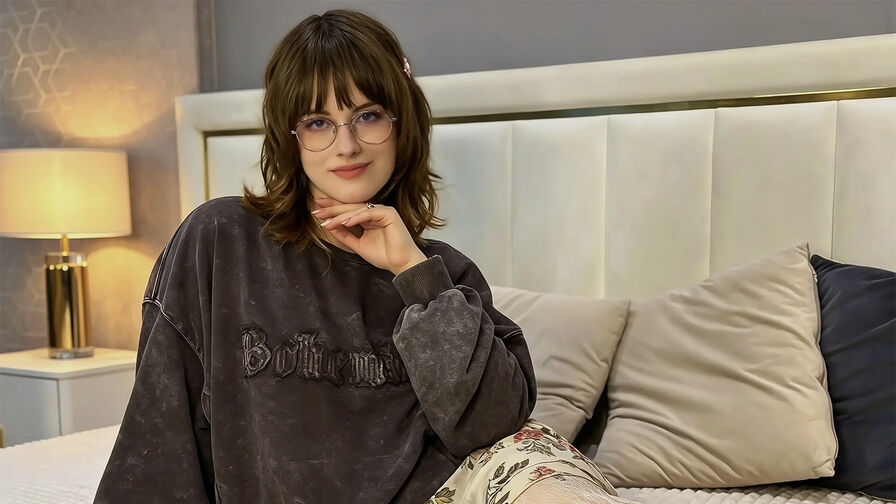 Watch BeatriceLowry on BritishGrannyPorn.org