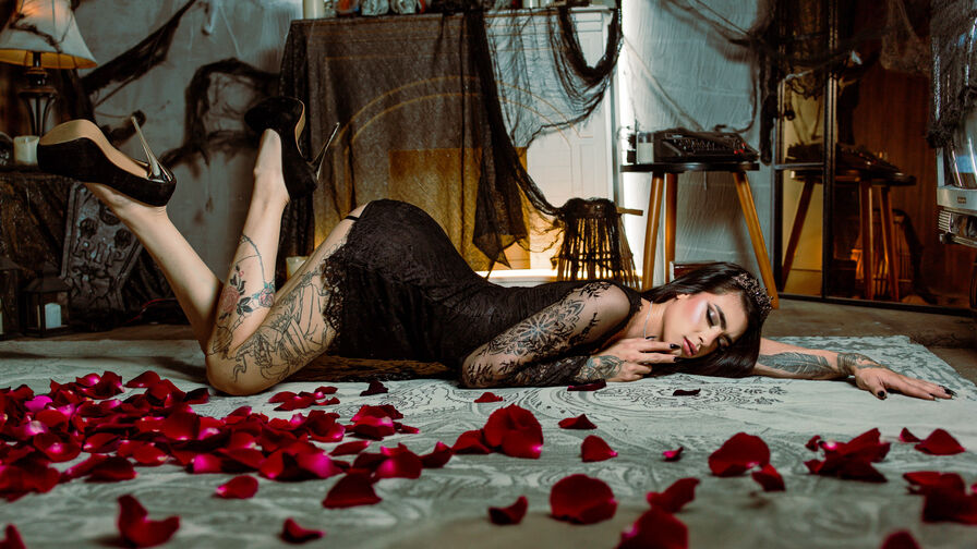 AndreaHolbrook – Male | Glam Magazine