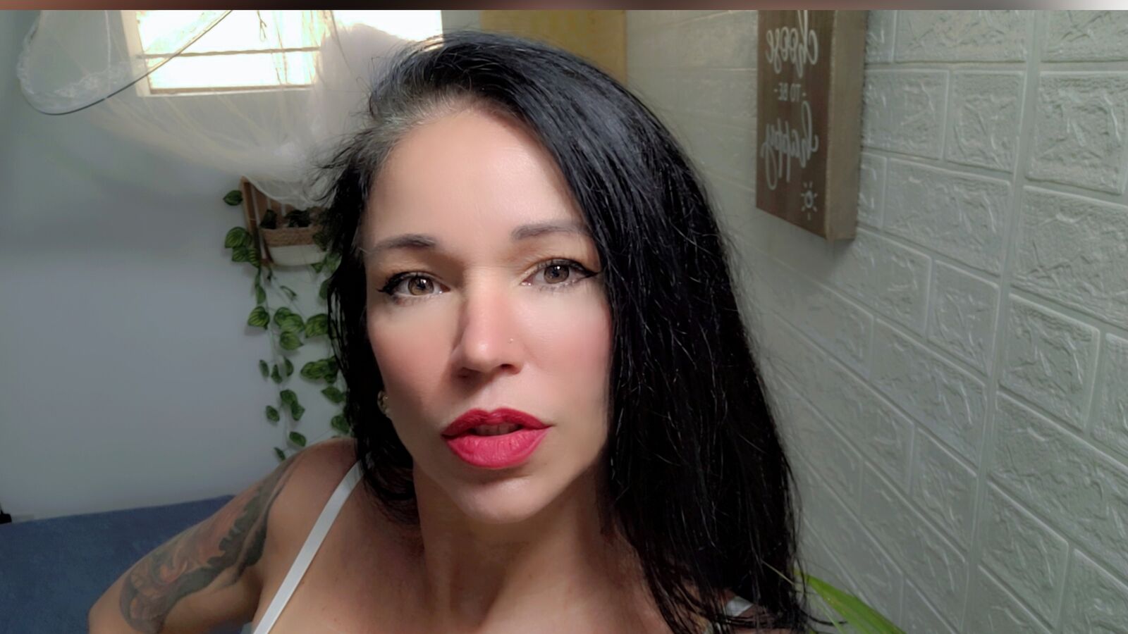 MorellaFox erotic portrait