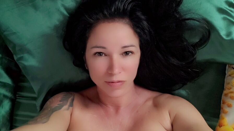 MorellaFox's live cam