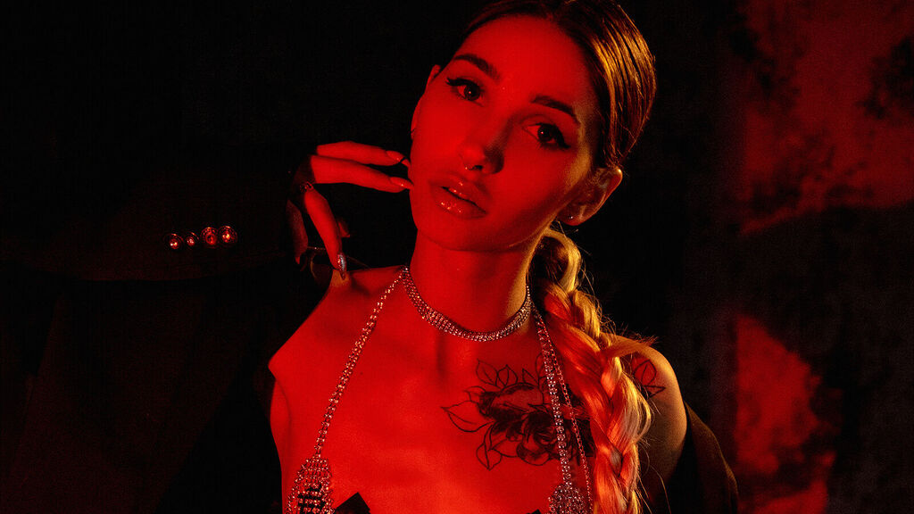 Live Chat with KristiNovak on LiveJasmin