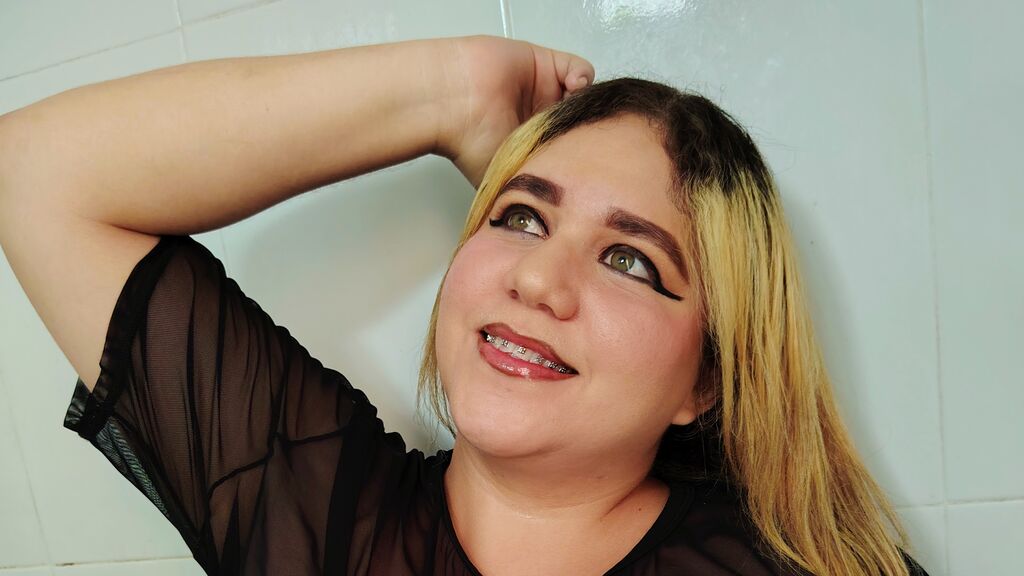 CloeGrecoo live cam model at LiveJasmin