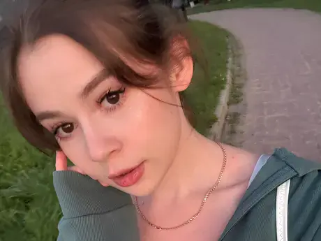 Chat with MozelleSchenz