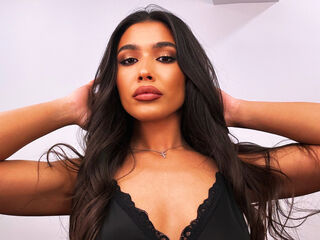 InessMenna Latina live cam models