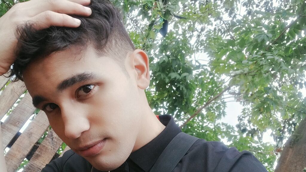 AndrewRoberts's profile from LiveJasmin at BoysOfJasmin'