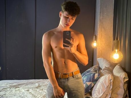 Chat with AdrianMorelli