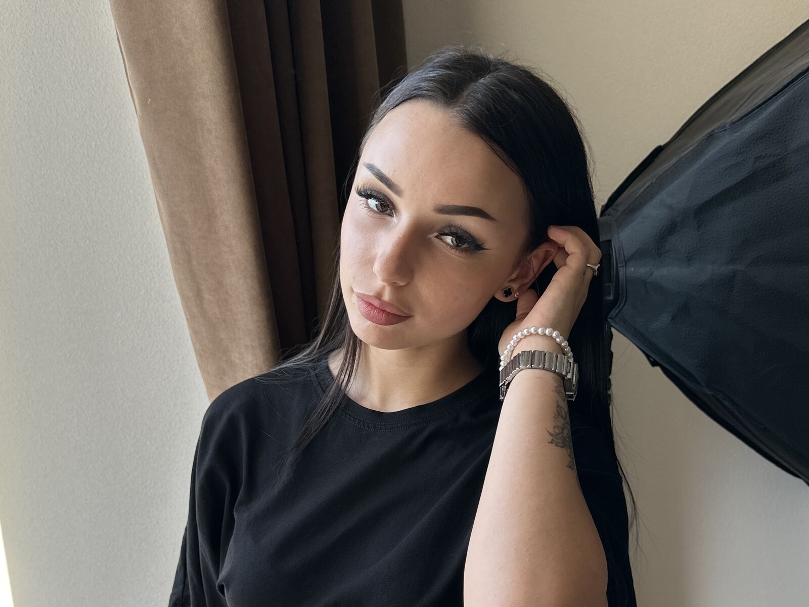 Live cam for MayaPratt