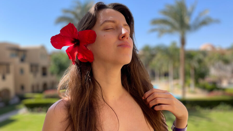 Watch ElsaCharm on RecordedMilf.com