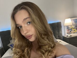 chat adult MilaSenn
