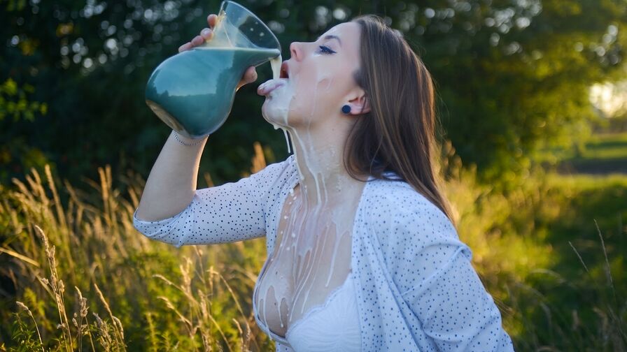 Watch JessaRoudes live on Fleur Mature