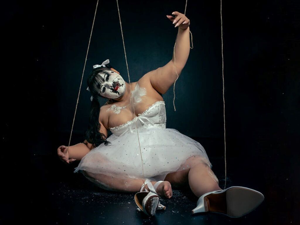 AllizeWalkers LiveJasmin fetish model room