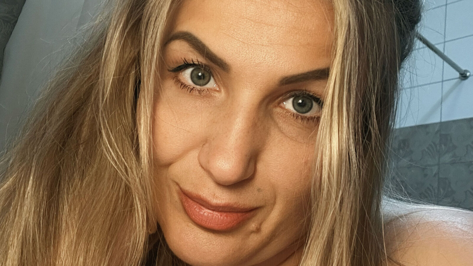 NellyClarckson erotic portrait