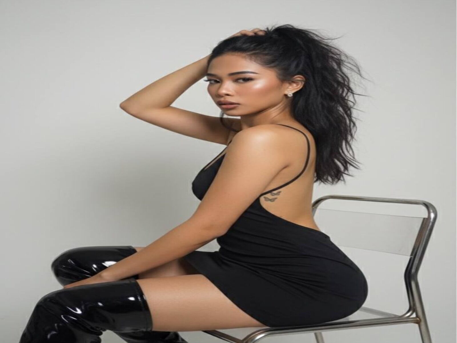 Live cam for SeleneOganda