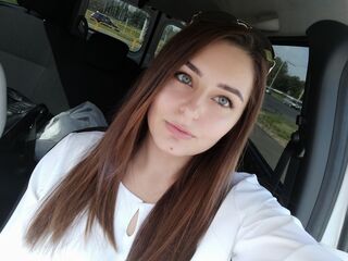 ValeriieMills]