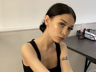 Webcam model TaliaHicks from Web Night Cam