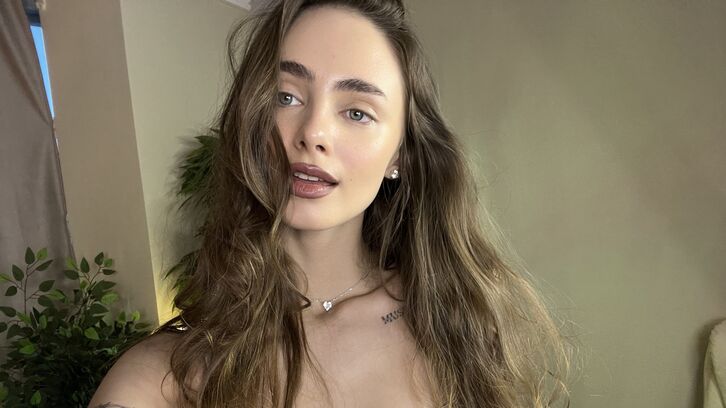SaraLinton live webcam show