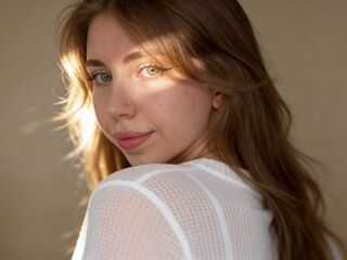EvaAkins]