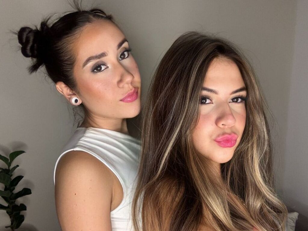 LunaAndFyre lesbian video chat room
