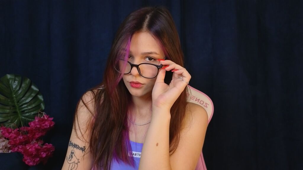 PollyEvitt online cam on GirlsOfJasmin