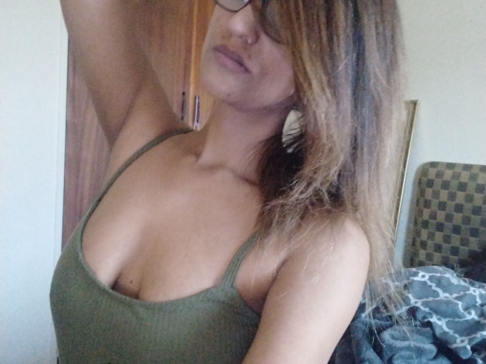 Live cam for KarmicQzar