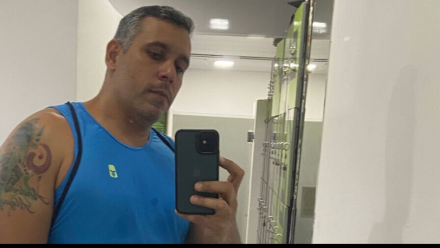 Watch MatthewBlake live on Live Cam Index