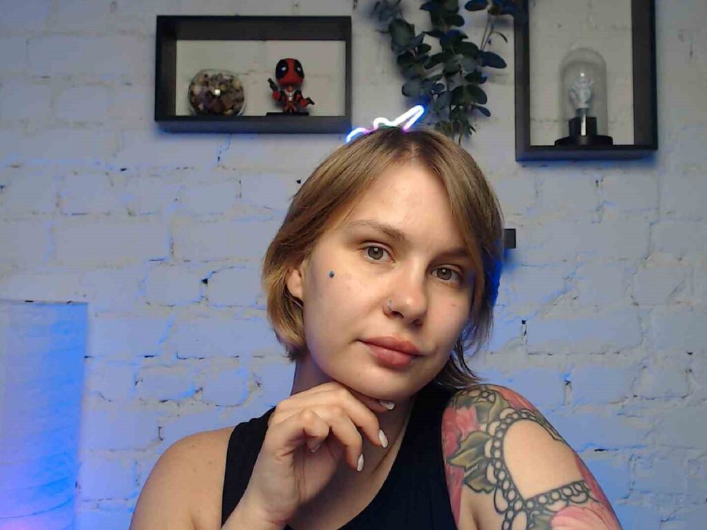 KateAllens's live cam