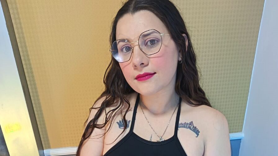 Watch MadyMolet live on Sex Girls Blend