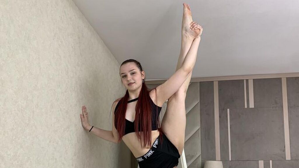 Watch WildaFoster live on cam on LiveJasmin
