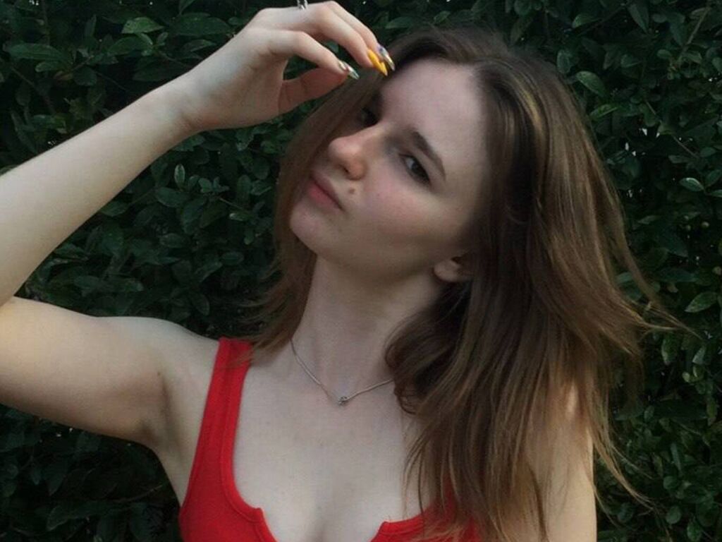 AzzieMozee LiveJasmin webcam model