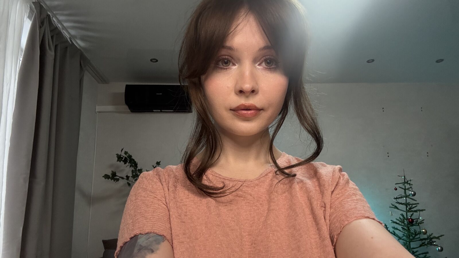 LiliJana erotic portrait
