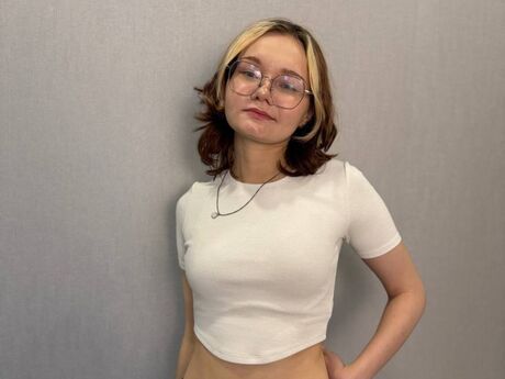 Chat with ShemikaDestro